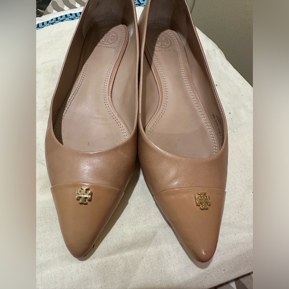 Tory Burch Tan Leather Flats with Gold Emblem